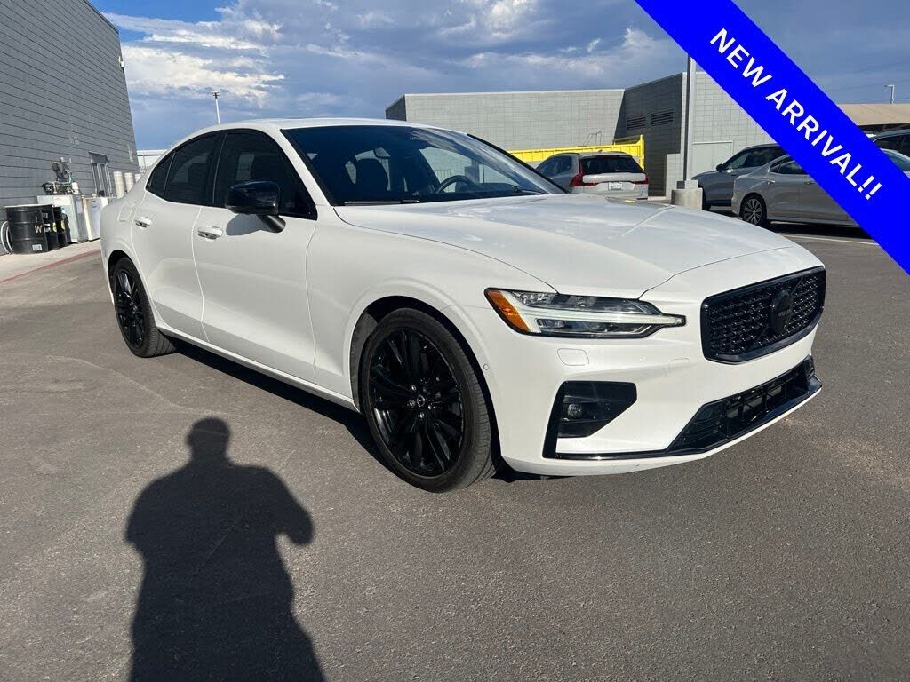 2024 VOLVO S60