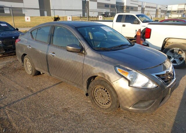 2017 NISSAN Versa