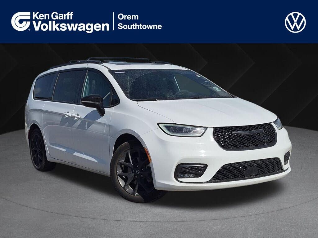 2025 CHRYSLER Pacifica