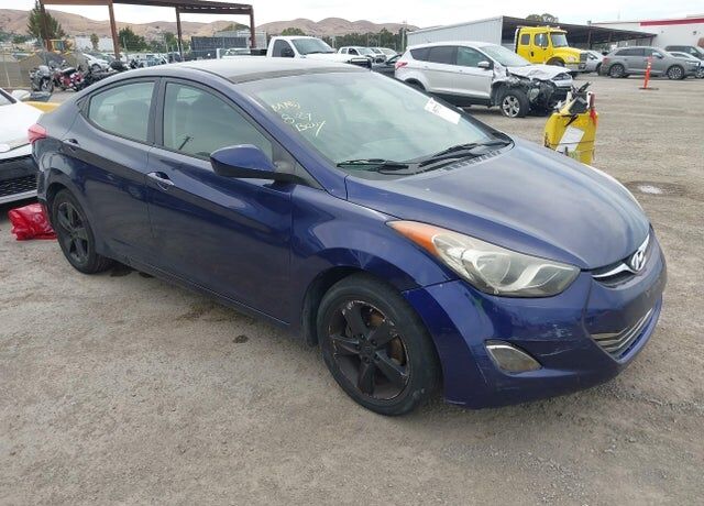 2012 HYUNDAI Elantra