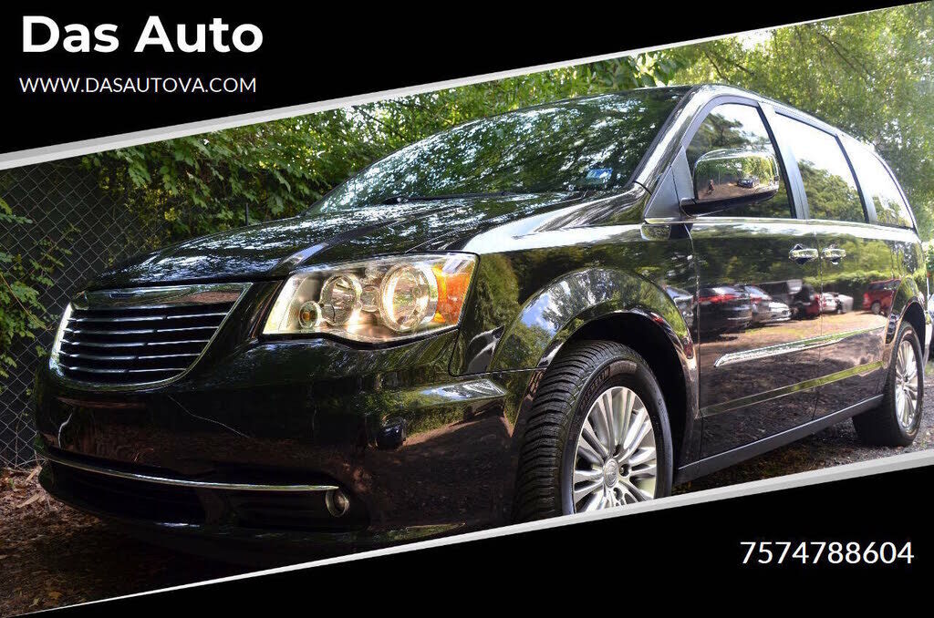 2015 CHRYSLER Town and Country