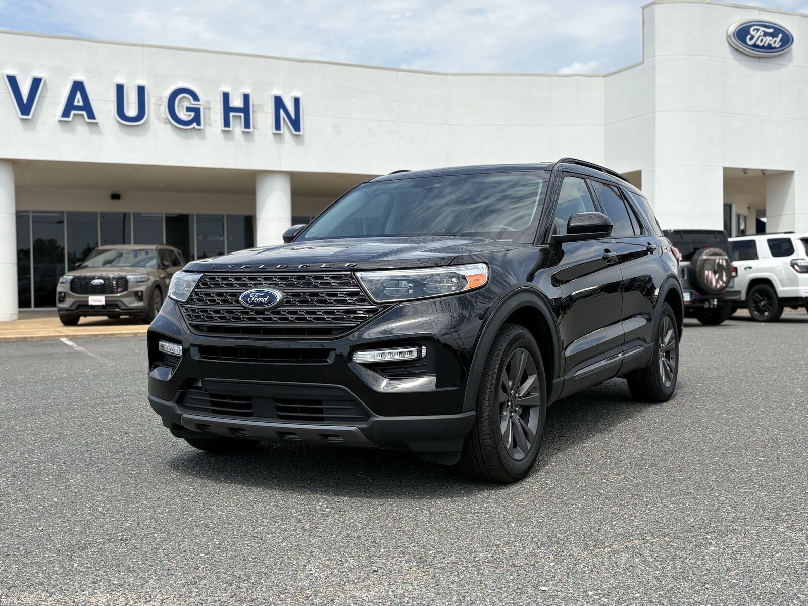 2024 FORD Explorer
