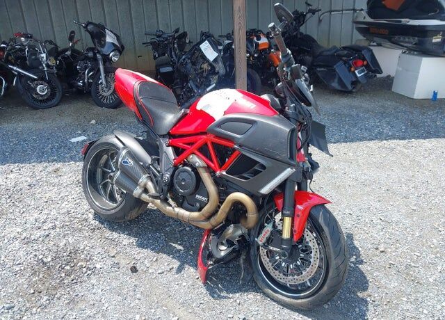 2013 DUCATI Diavel