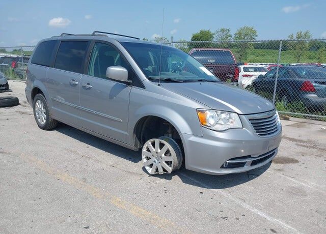 2015 CHRYSLER Town and Country