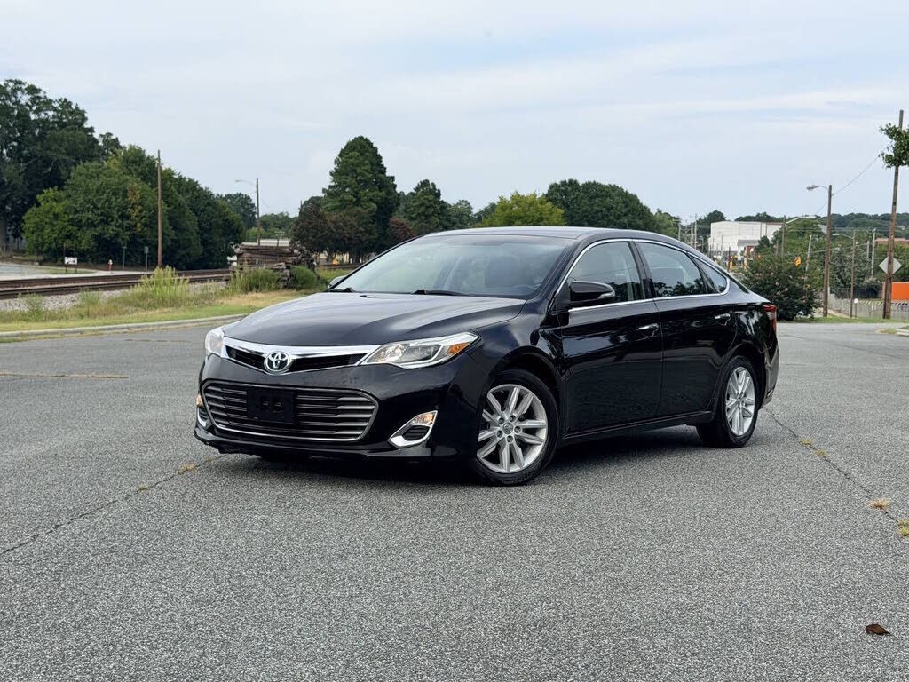 2013 TOYOTA Avalon
