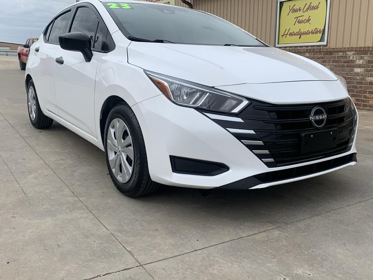 2023 NISSAN Versa