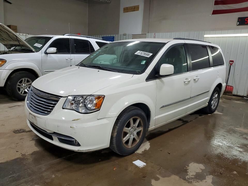 2012 CHRYSLER Town and Country