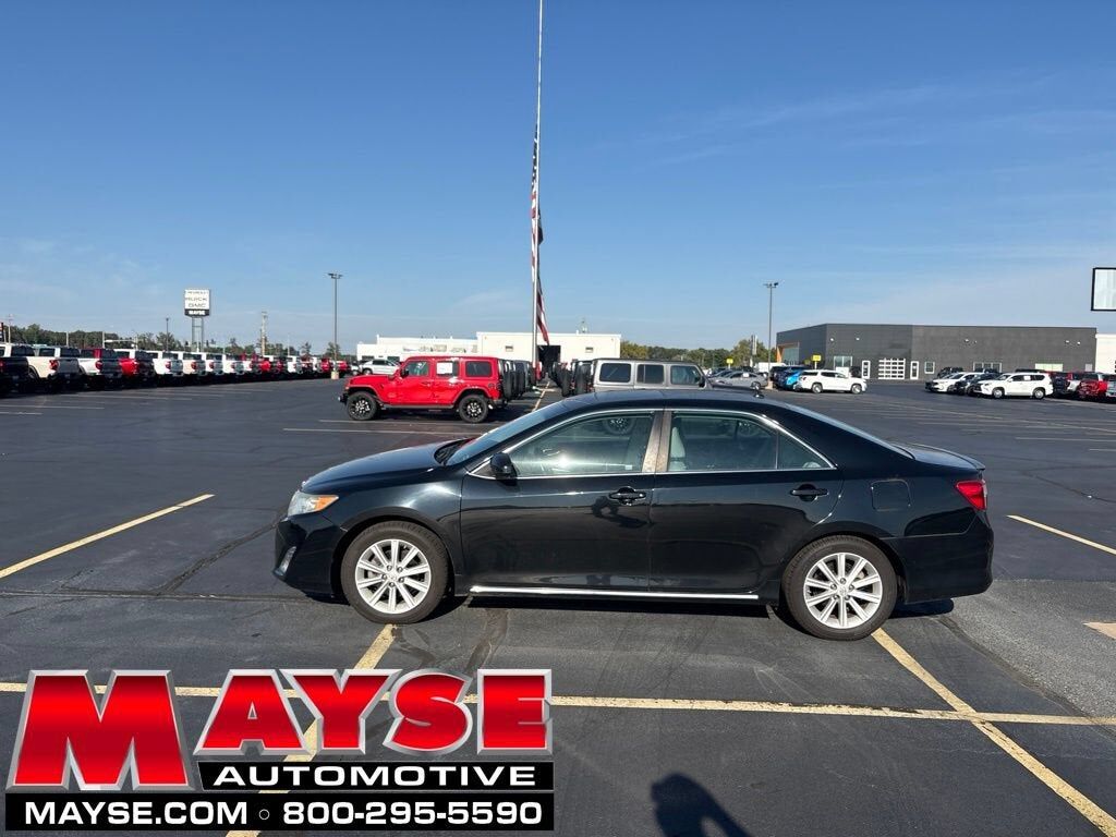 2014 TOYOTA Camry