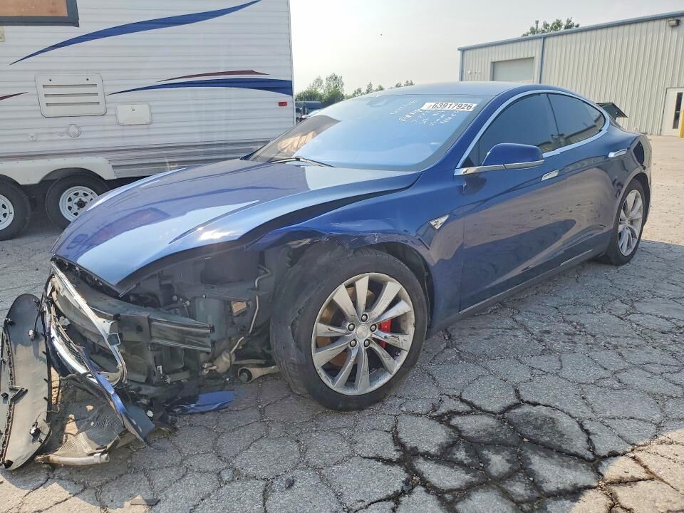2015 TESLA Model S