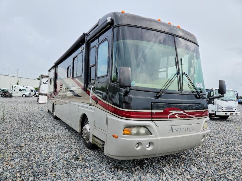 2006 FREIGHTLINER XC Raised Rail Rear Engine Motor Home Chassis