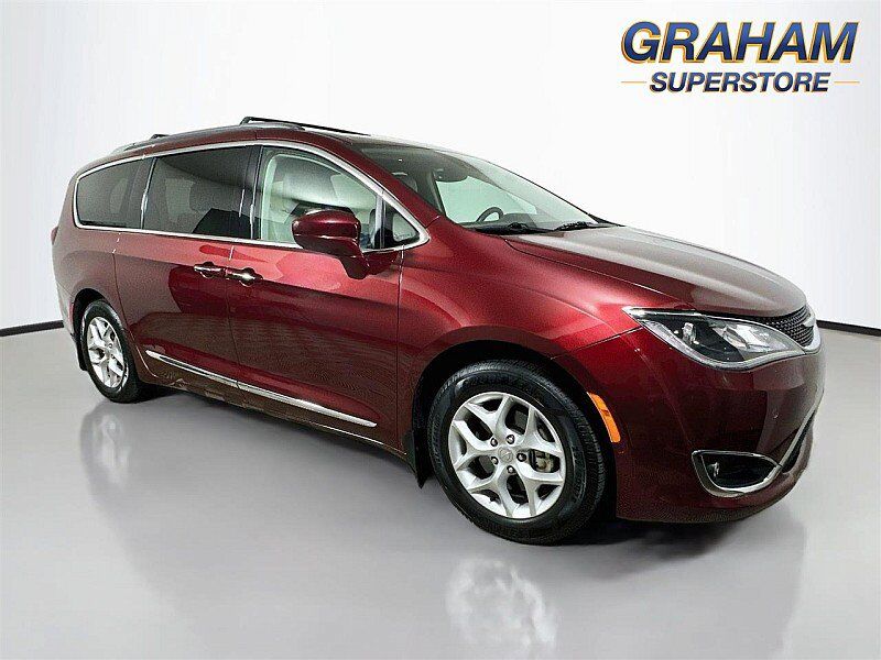 2019 CHRYSLER Pacifica