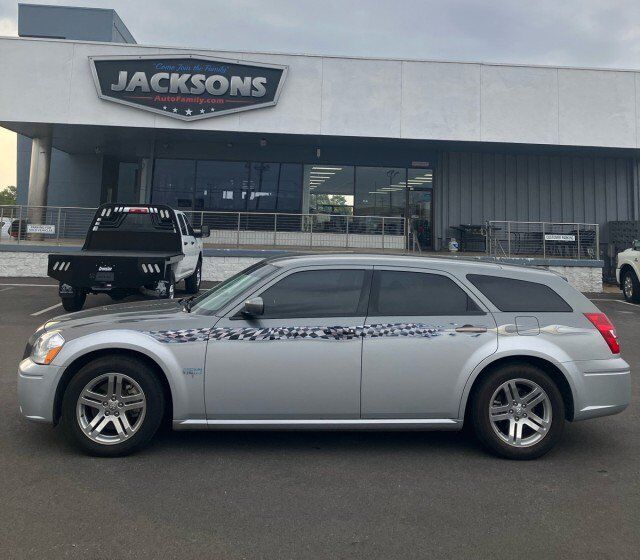 2005 DODGE Magnum