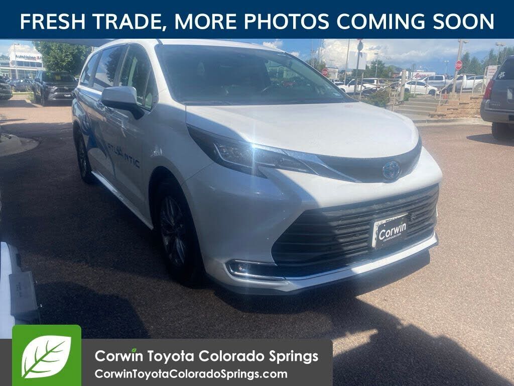 2023 TOYOTA Sienna