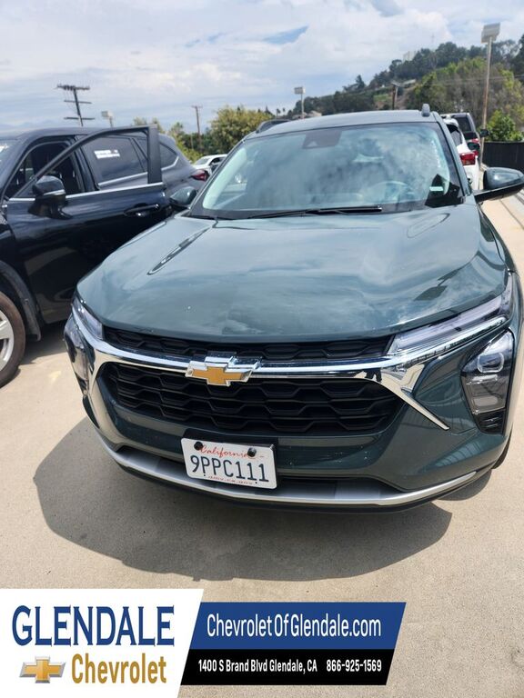 2025 CHEVROLET Trax