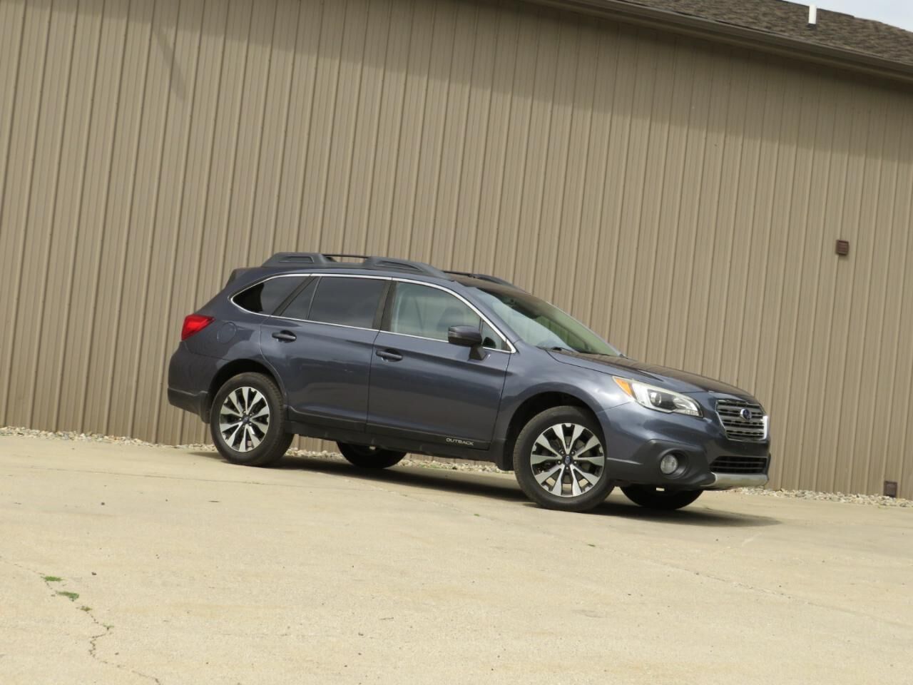 2017 SUBARU Outback