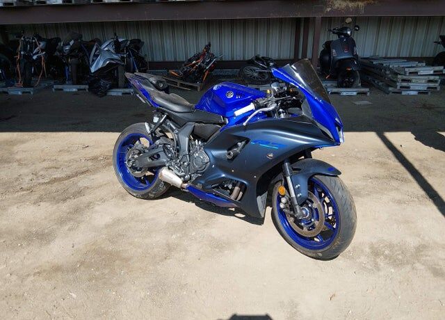 2023 YAMAHA R7