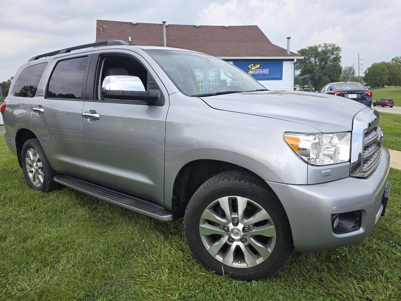 2016 TOYOTA Sequoia