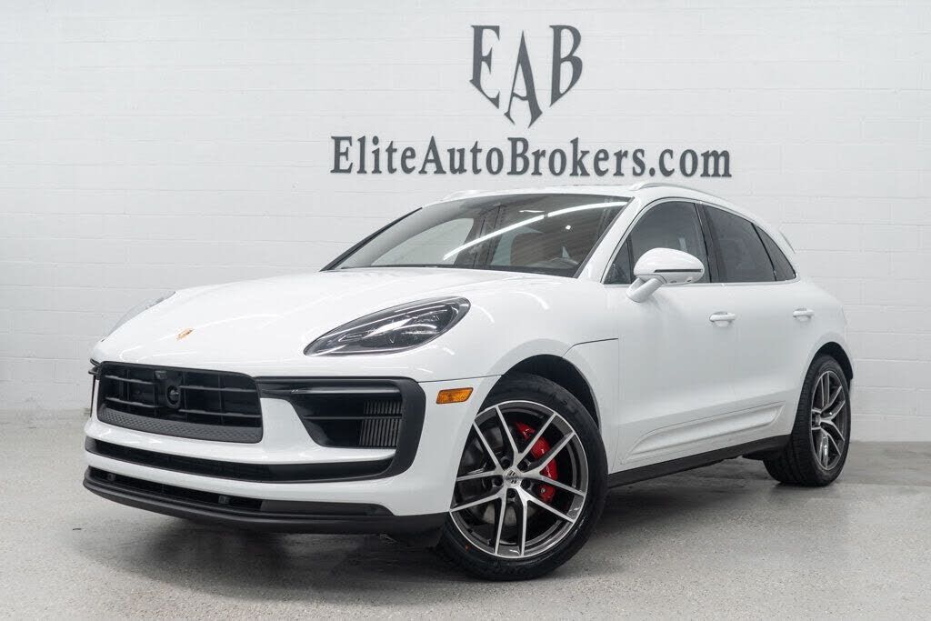 2024 PORSCHE Macan