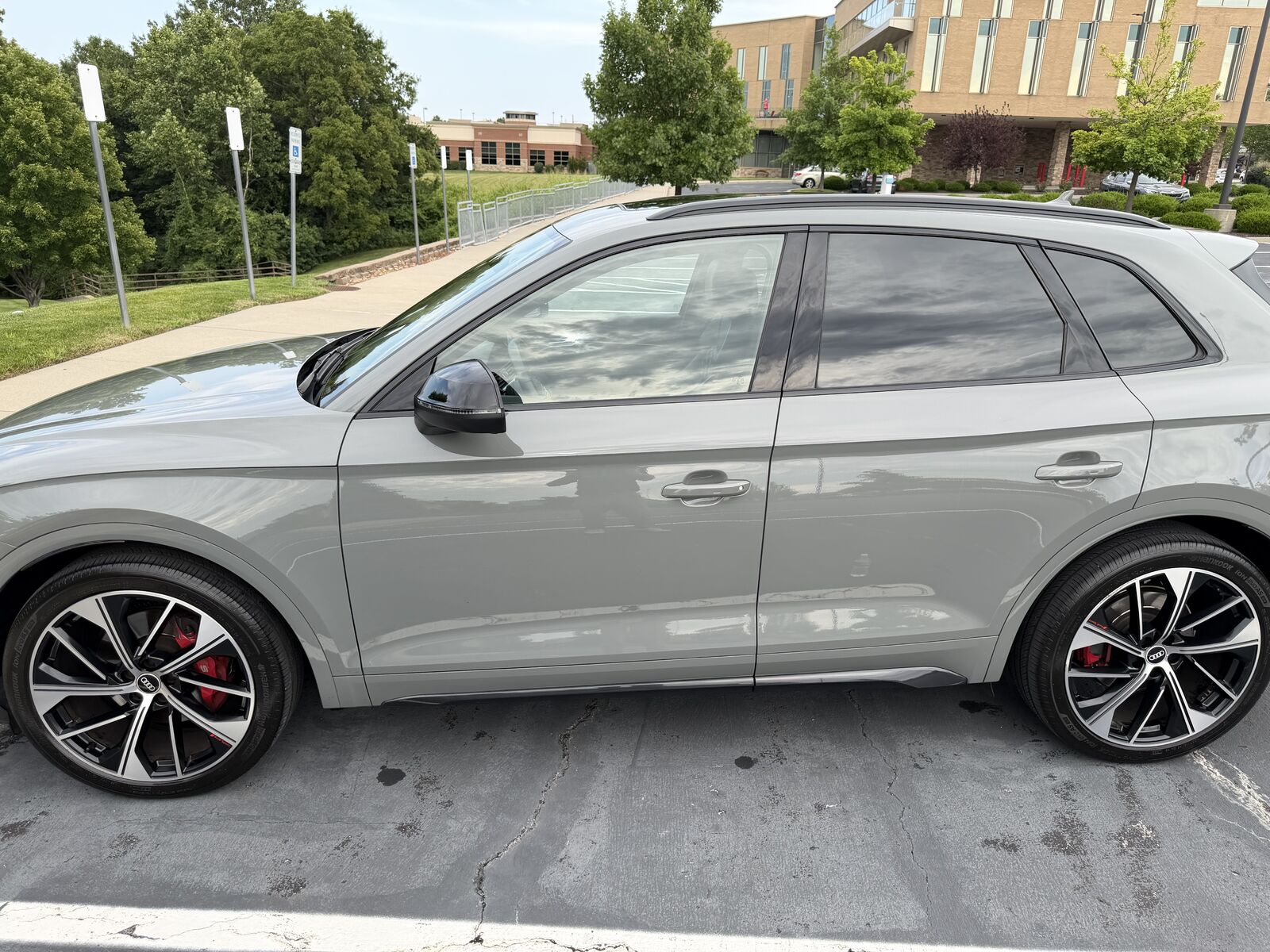 2021 AUDI SQ5