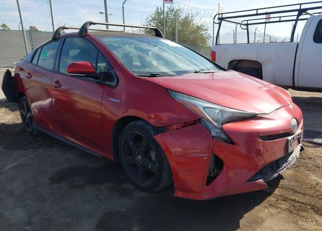 2016 TOYOTA PRIUS