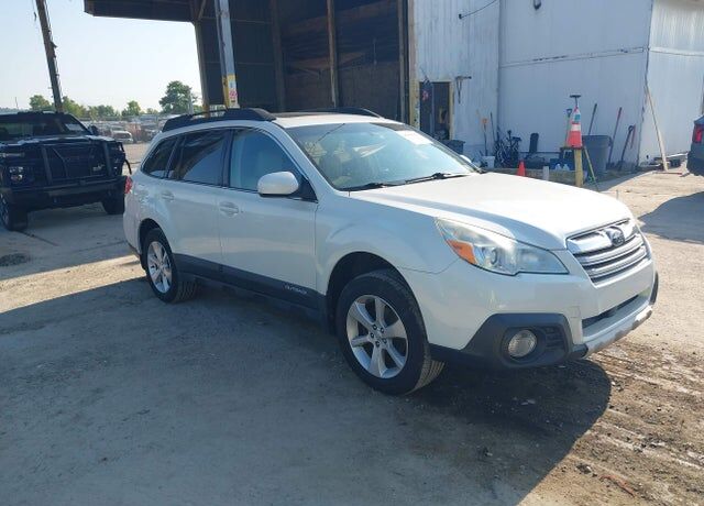 2014 SUBARU Outback