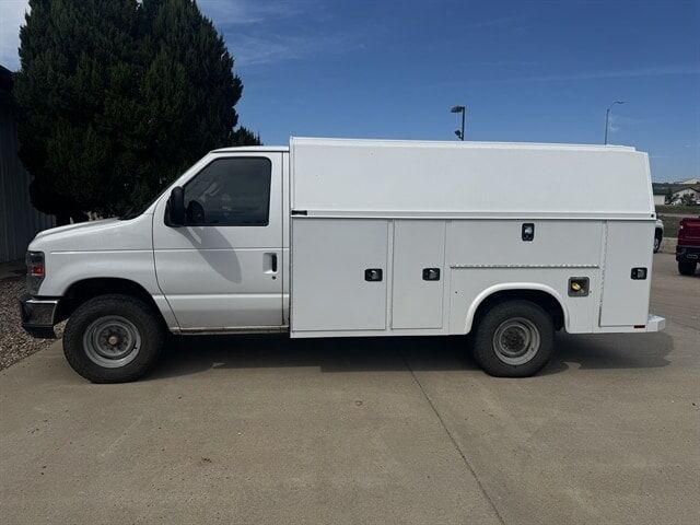 2019 FORD E-350