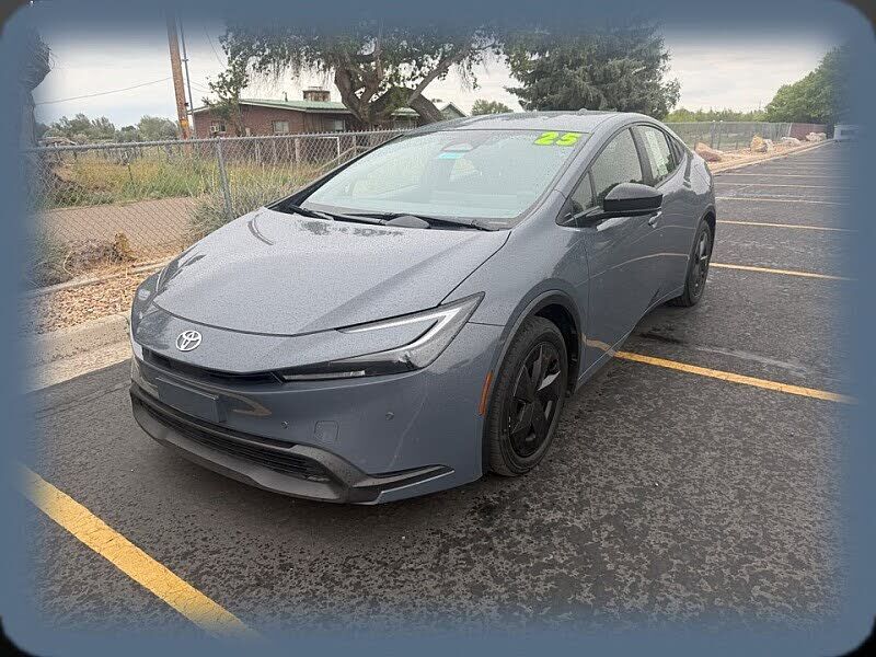 2025 TOYOTA PRIUS