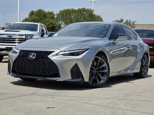 2022 LEXUS IS