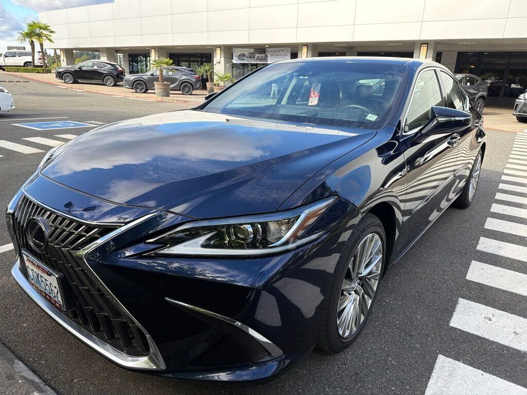 2023 LEXUS ES