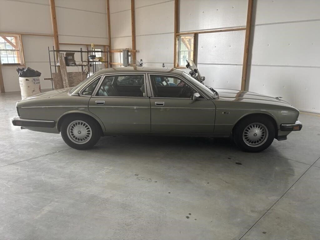1989 JAGUAR XJ