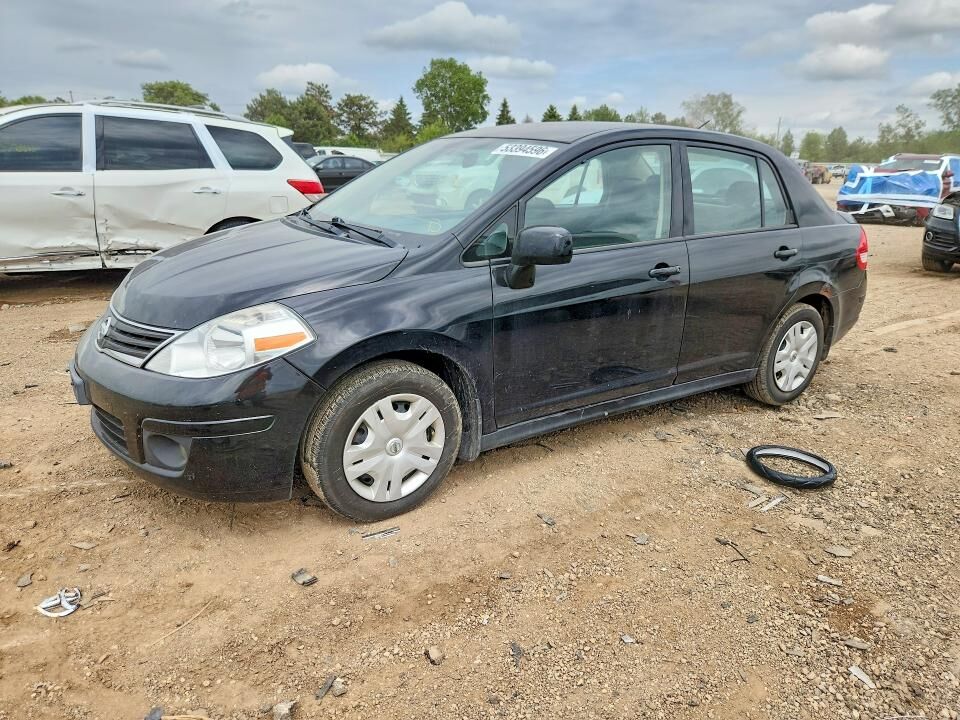 2011 NISSAN Versa