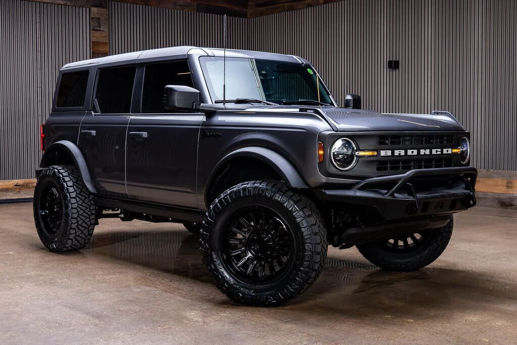 2023 FORD Bronco