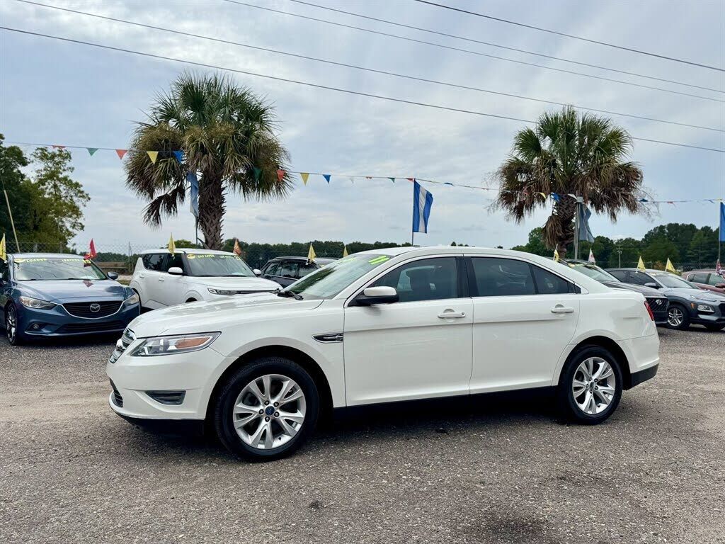 2011 FORD Taurus