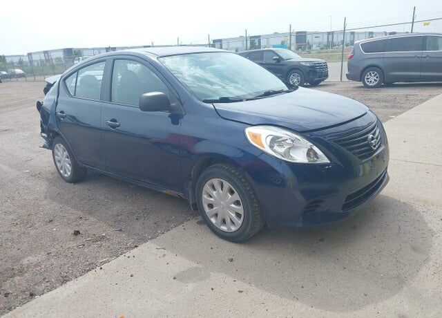 2014 NISSAN Versa