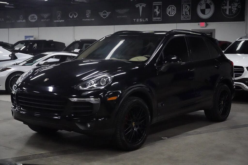 2017 PORSCHE Cayenne