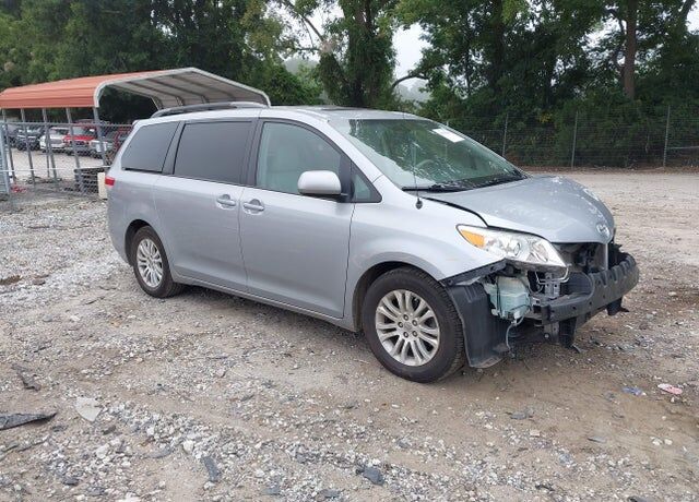 2014 TOYOTA Sienna