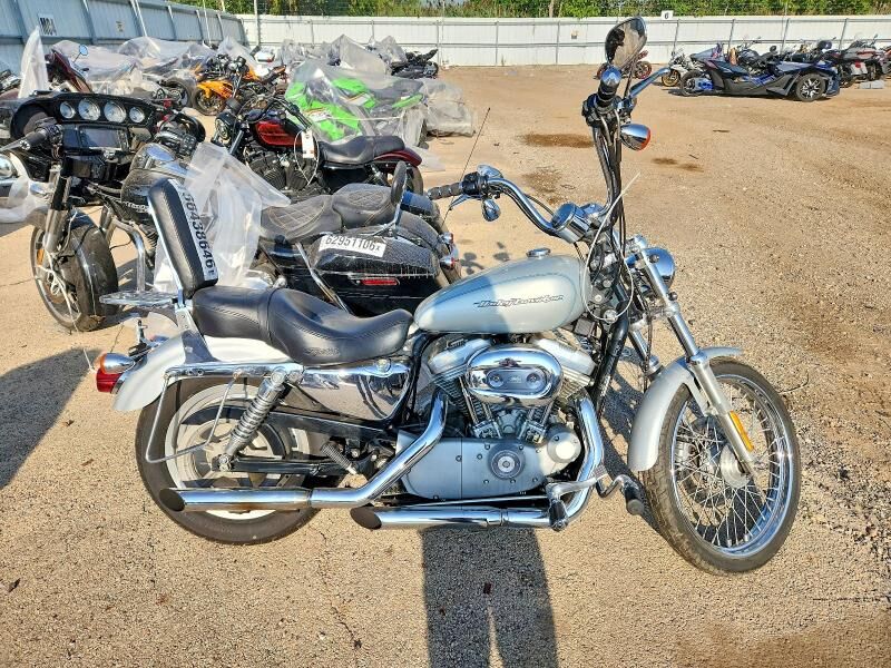 2004 HARLEY DAVIDSON Sportster 883 Custom