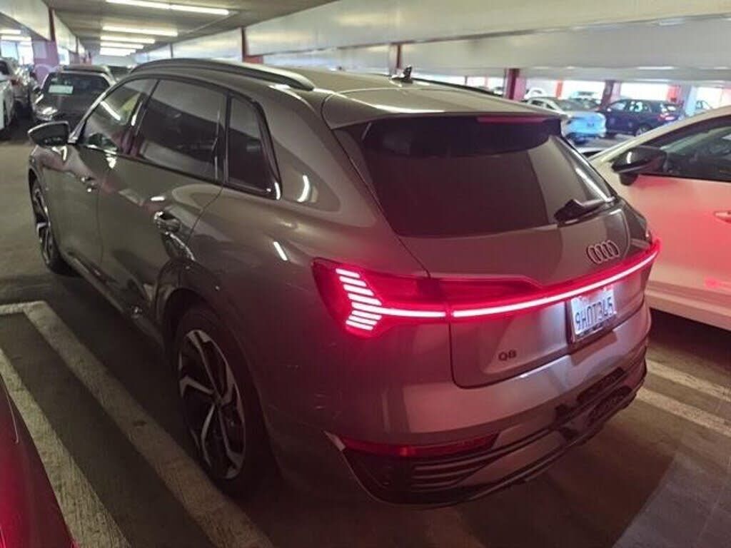 2024 Audi Q8