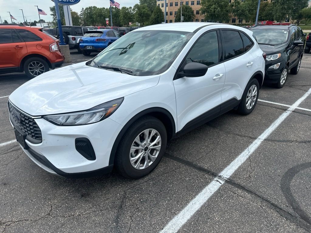 2025 FORD Escape