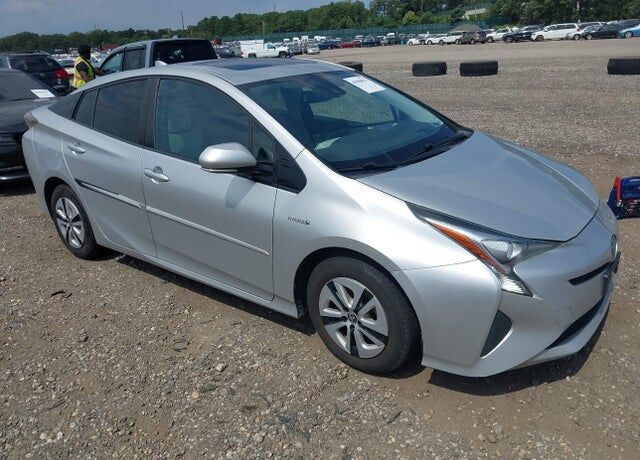 2017 TOYOTA PRIUS
