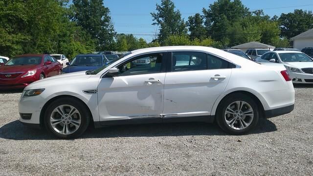 2016 FORD Taurus