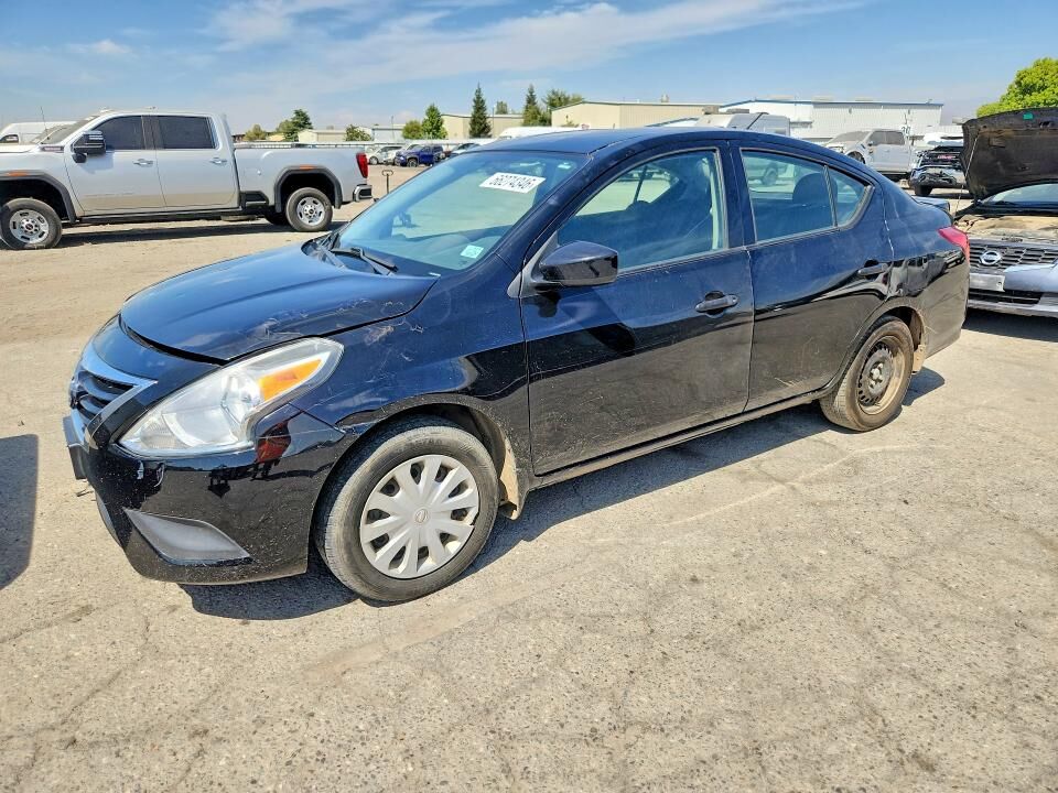 2017 NISSAN Versa