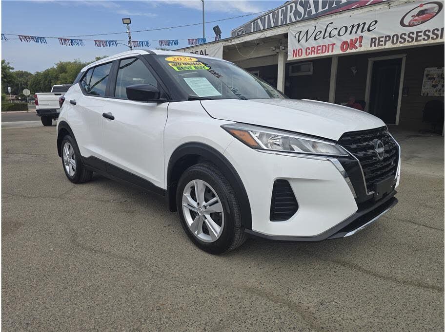 2024 NISSAN Kicks