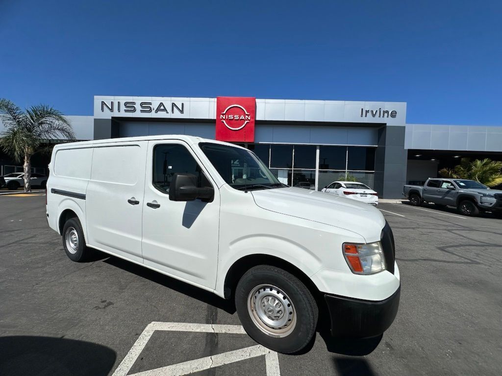 2013 NISSAN NV