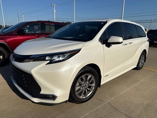 2021 TOYOTA Sienna