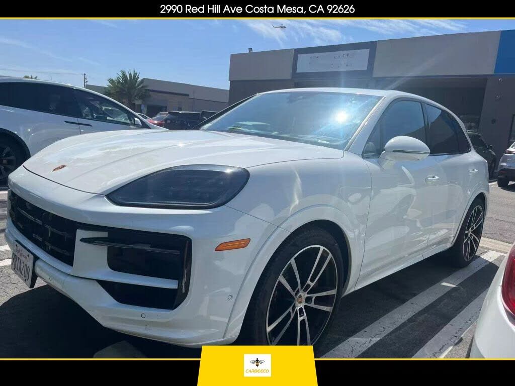 2025 PORSCHE Cayenne