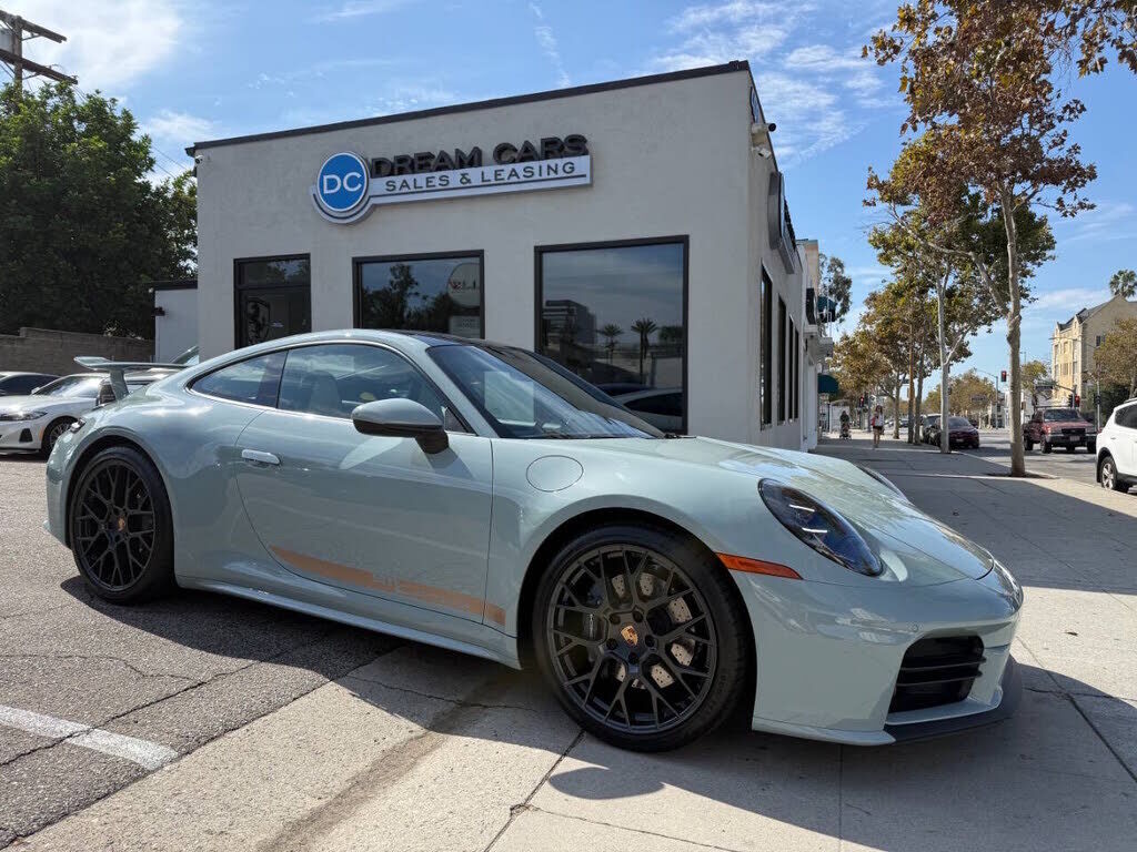 2025 PORSCHE 911