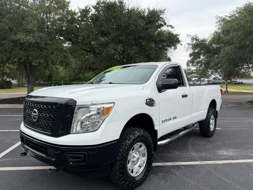 2017 NISSAN Titan