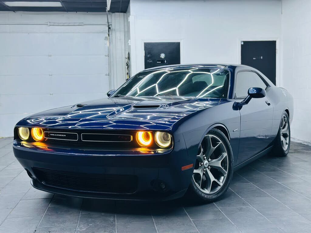 2017 DODGE Challenger