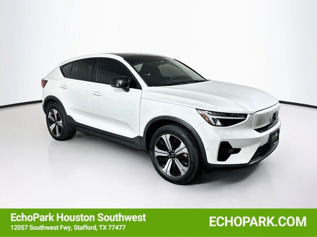 2023 VOLVO C40